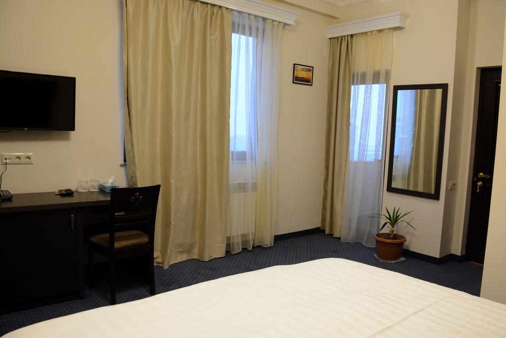 14 Floor Hotel Erevan Exterior foto